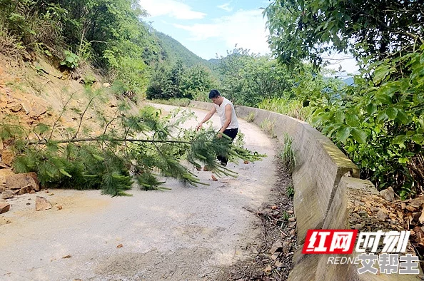 国产色噜噜引发热议网友纷纷讨论其独特设计与使用体验成为新一代潮流产品的代表