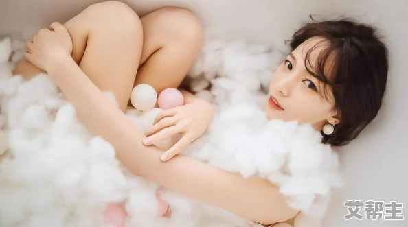 美女私密尿孔18岁少女的秘密生活